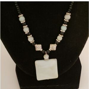 ARTISAN STONE & BEAD Classic Bohemian Necklace